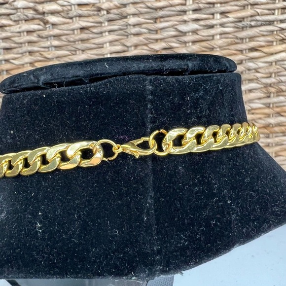 Gold Tone Plated‎ Cuban Chain Link Necklace - Picture 4 of 6